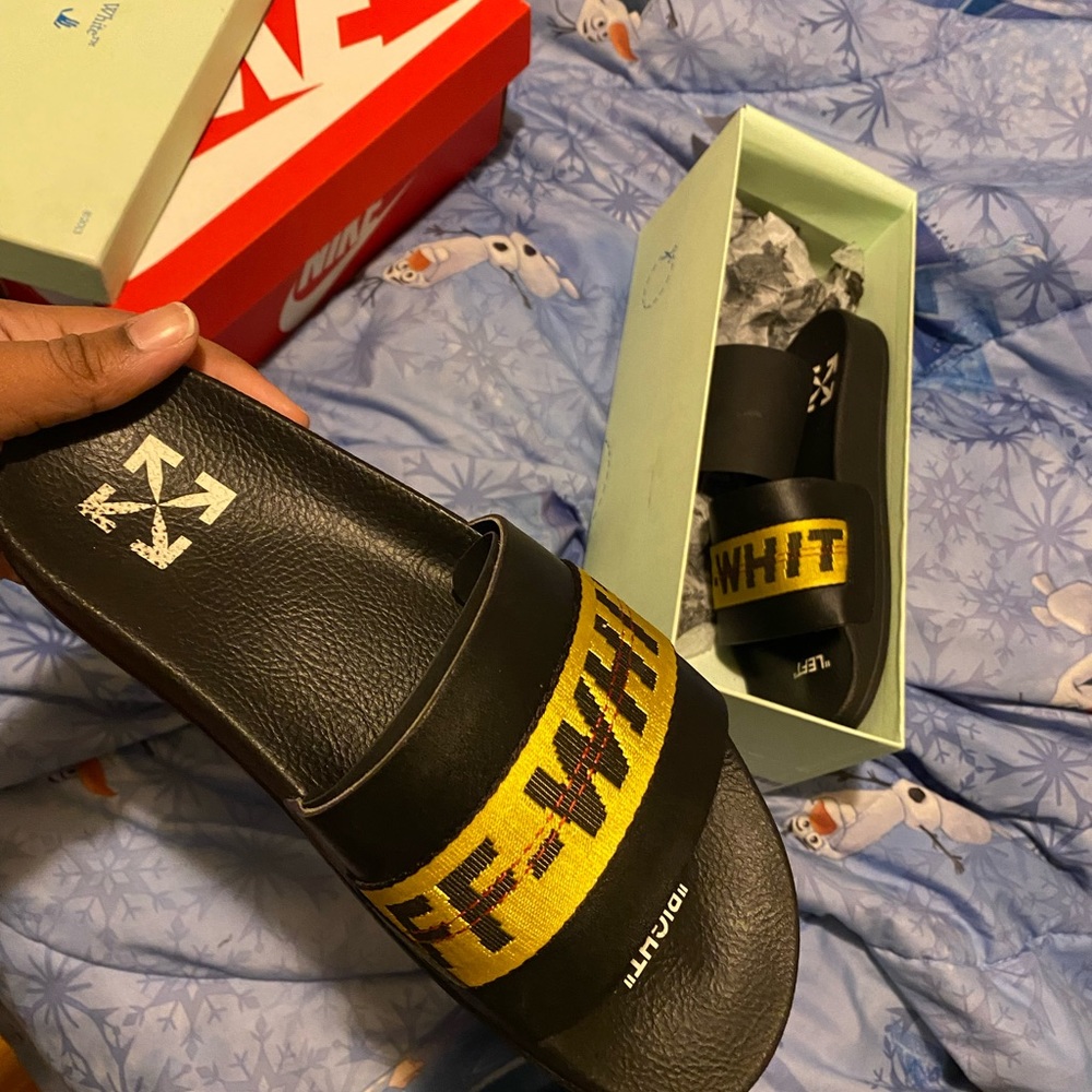 I’m selling my Off-White slides size 8 only worn once they are in good condition
